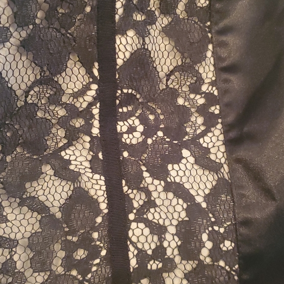 Guess lace and satin corset mini dress size 4 - Picture 3 of 6